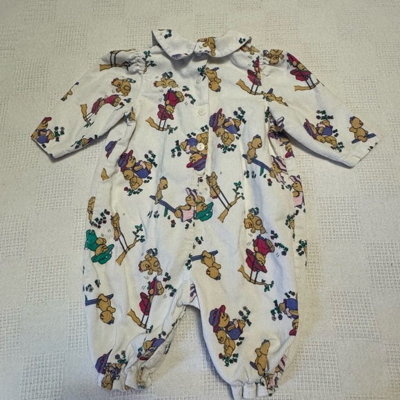 Vintage Charming Kids Footie with Bear Print - White and Multicolor Unisex - Picture 2 of 6
